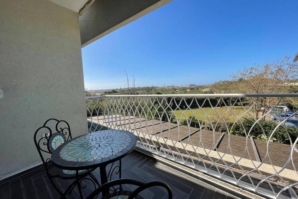 Apartament Caesarea :In The Front Of The Sea Zewnętrze zdjęcie